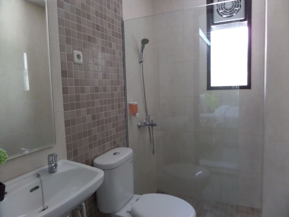 Shinta Guest House Deluxe Double or Twin Room 2