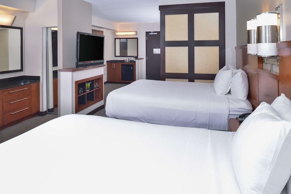 Room, Multiple Beds, Accessible, Bathtub