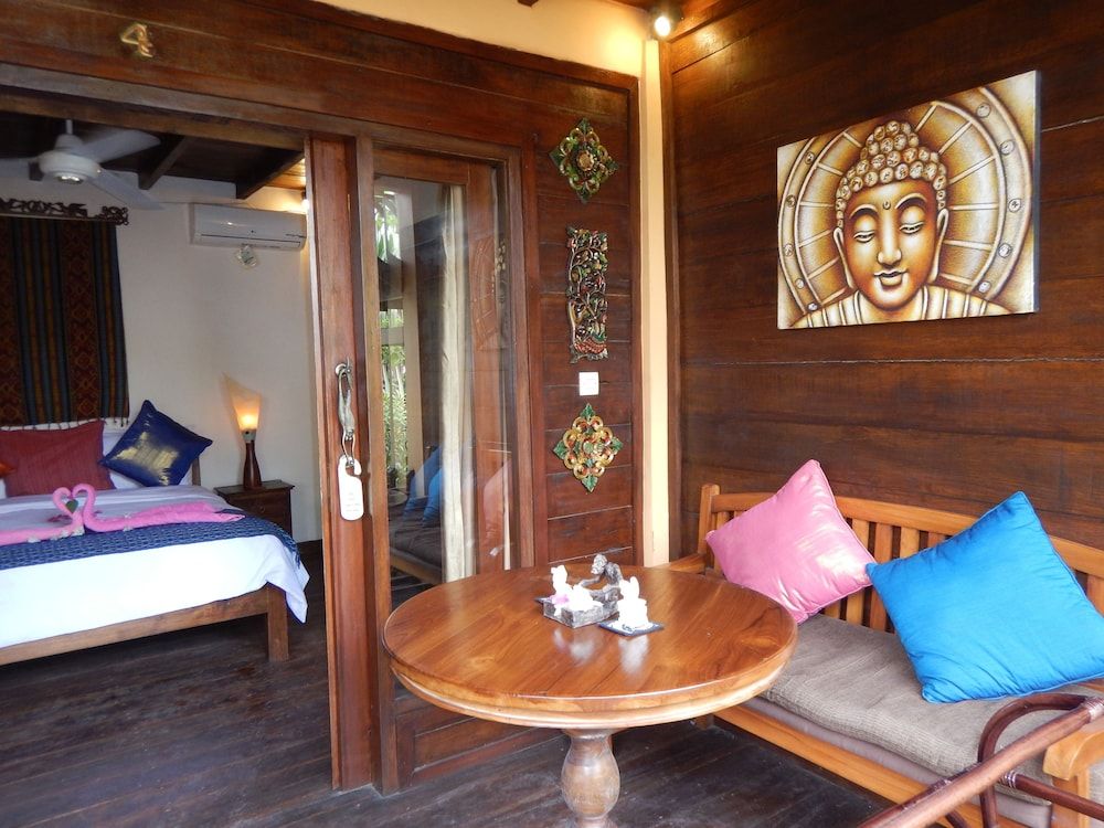 Puri Sayang Bungalows Puri 4, Double Room (Hot Water)