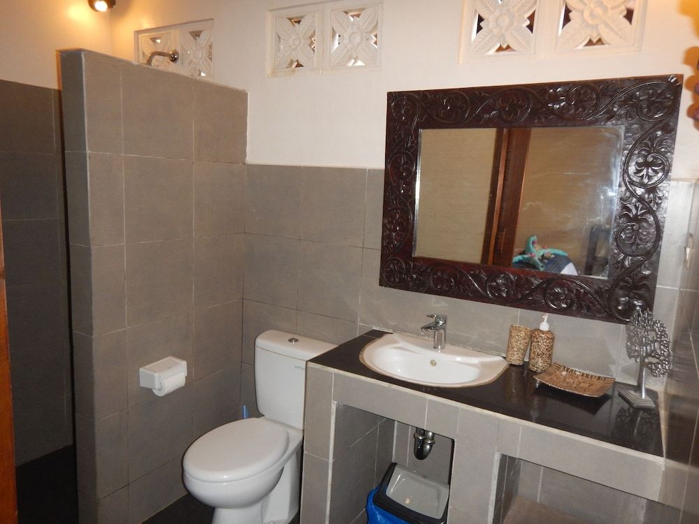 Puri Sayang Bungalows Puri 4, Double Room (Hot Water) 6