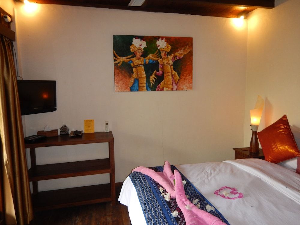 Puri Sayang Bungalows Puri #4, Double Room (Hot Water) 3