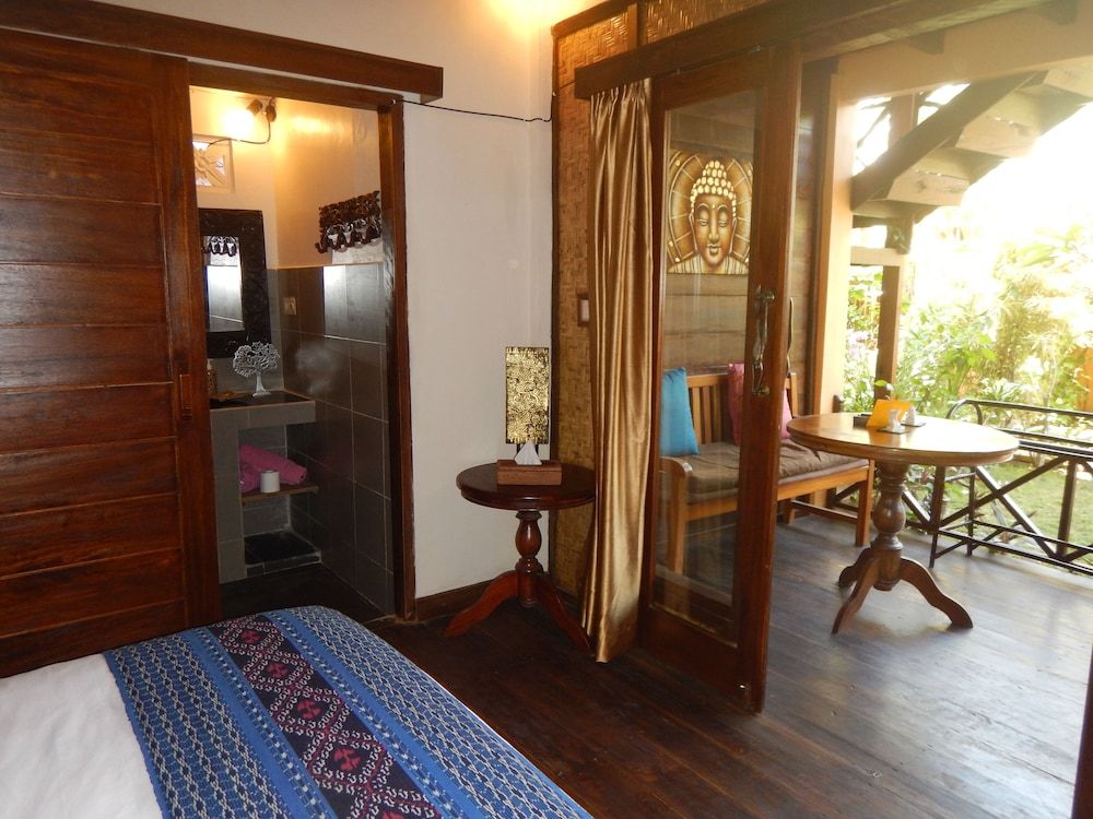 Puri Sayang Bungalows Puri #4, Double Room (Hot Water) 7