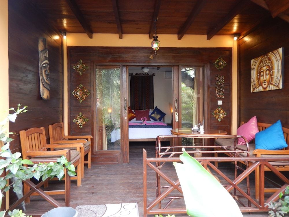 Puri Sayang Bungalows Puri #4, Double Room (Hot Water) 4