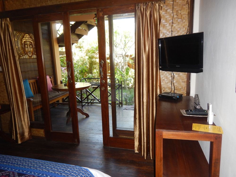 Puri Sayang Bungalows Puri 4, Double Room (Hot Water) 7