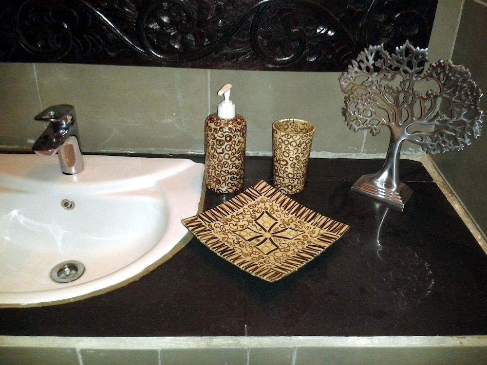 Puri Sayang Bungalows Puri 4, Double Room (Hot Water) 5