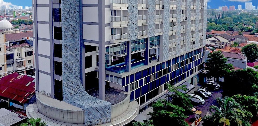 undefined Nemuru Grand Bellevue Radio Dalam 2
