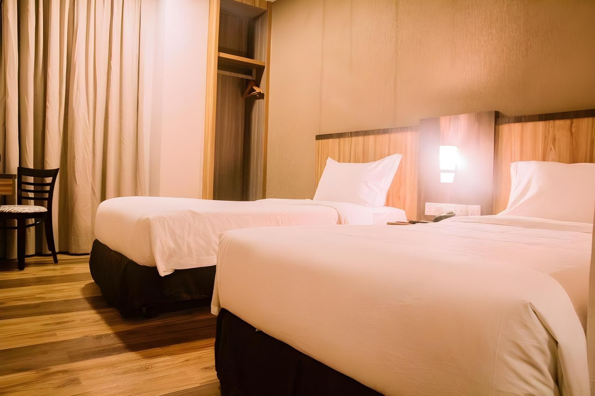 The Golden Bay Hotel Batam Superior Twin 4