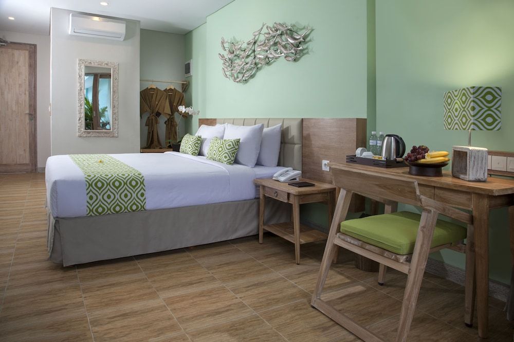 Room, Garden View