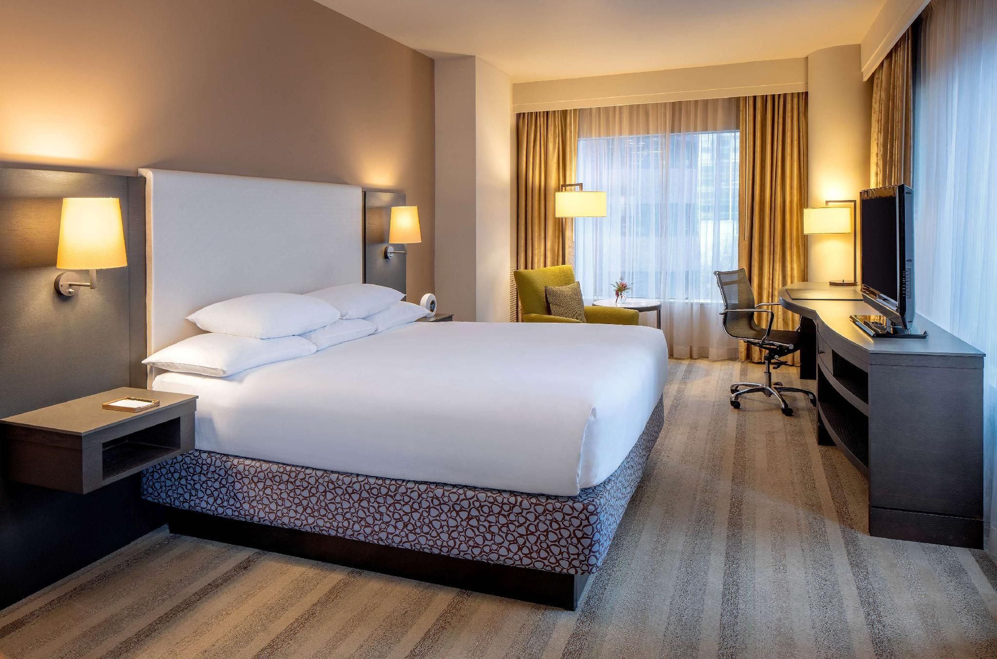 undefined Hyatt At Olive 8 9