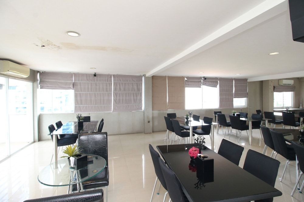 undefined Residence 100 4