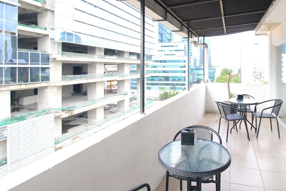 undefined Residence 100 6