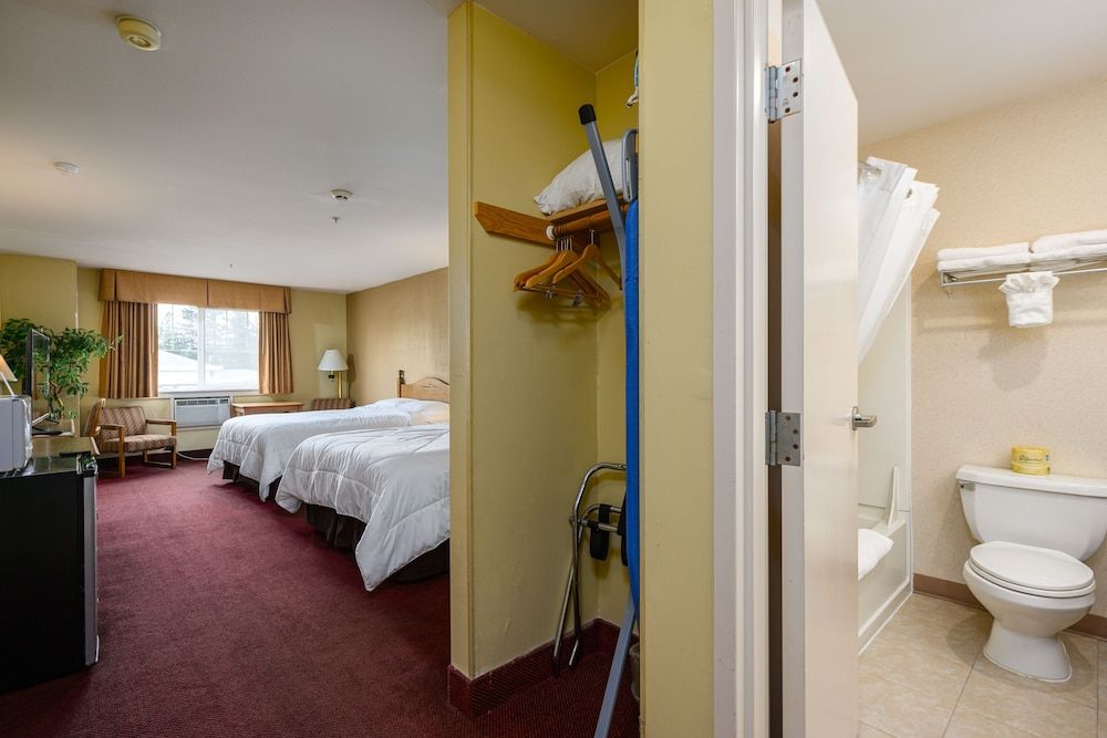 Three Rivers Inn Deluxe Double Room 4