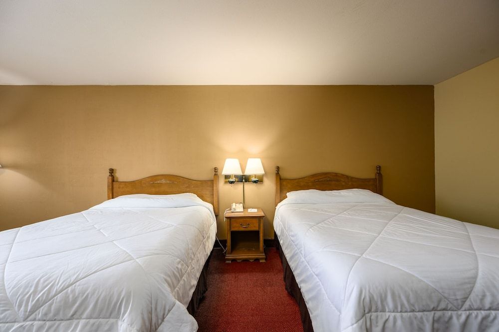 Three Rivers Inn Deluxe Double Room 3