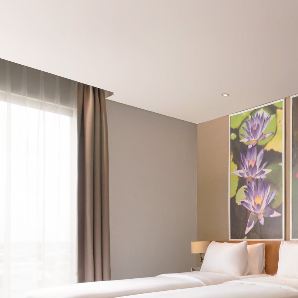 Swiss-Belinn Singkawang Deluxe Twin Room 2