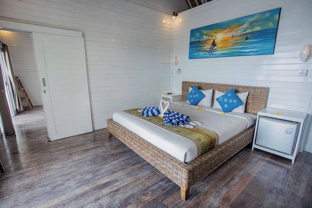 Grand Sea View Lembongan Family Room, Ocean View 13