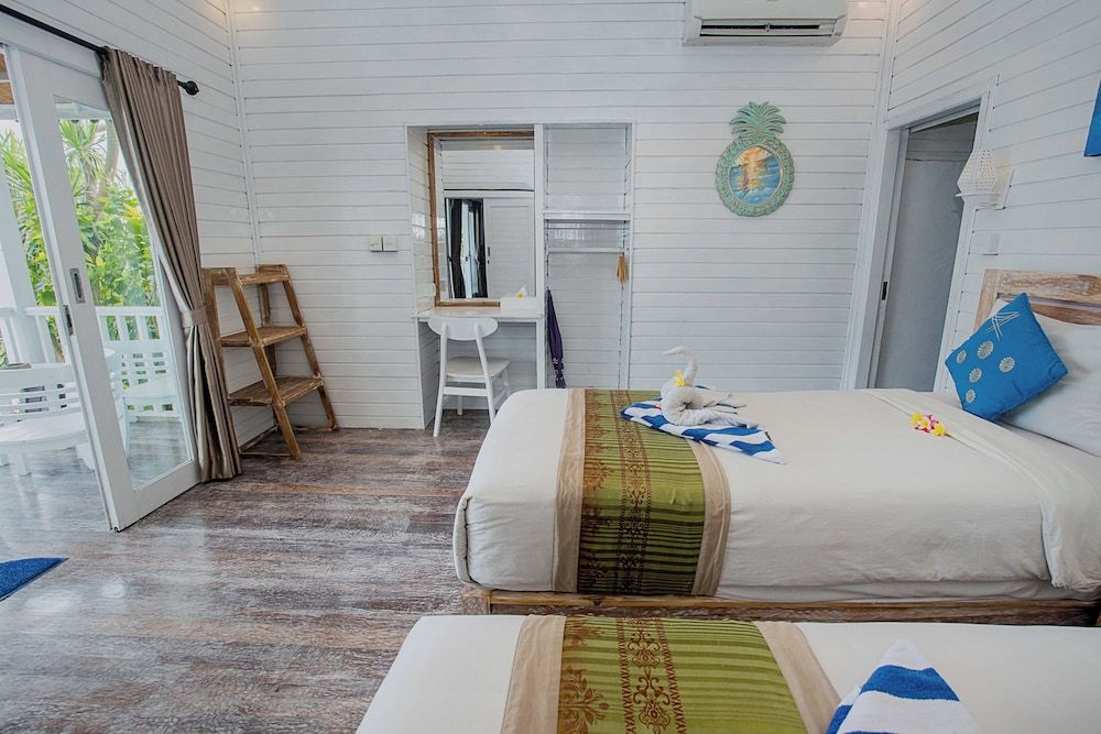 Grand Sea View Lembongan Family Room, Ocean View 11