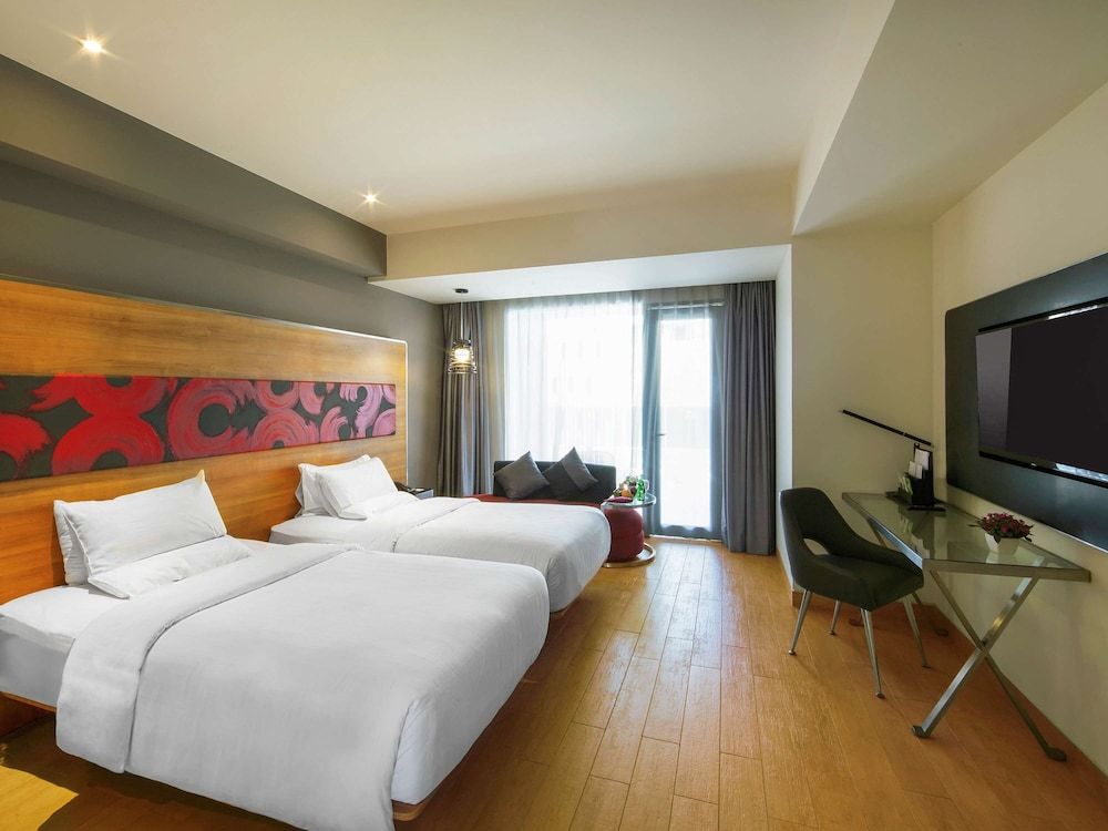 Deluxe Room, 2 Twin Beds, Balcony