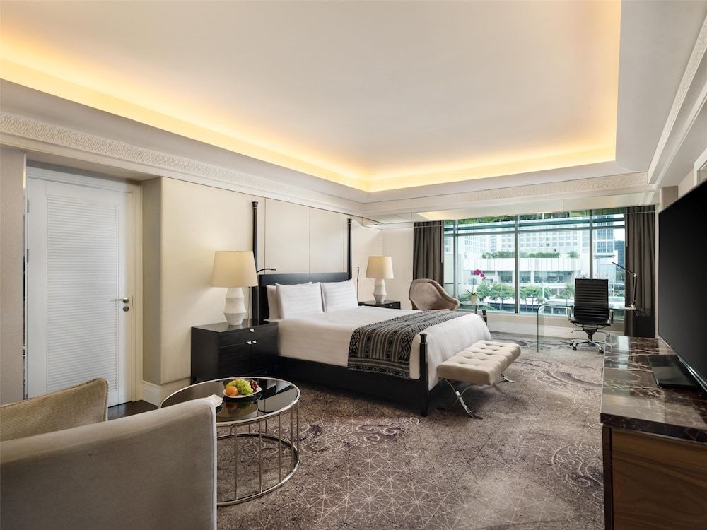 Grand Room (Grand Deluxe King Bundaran HI View)