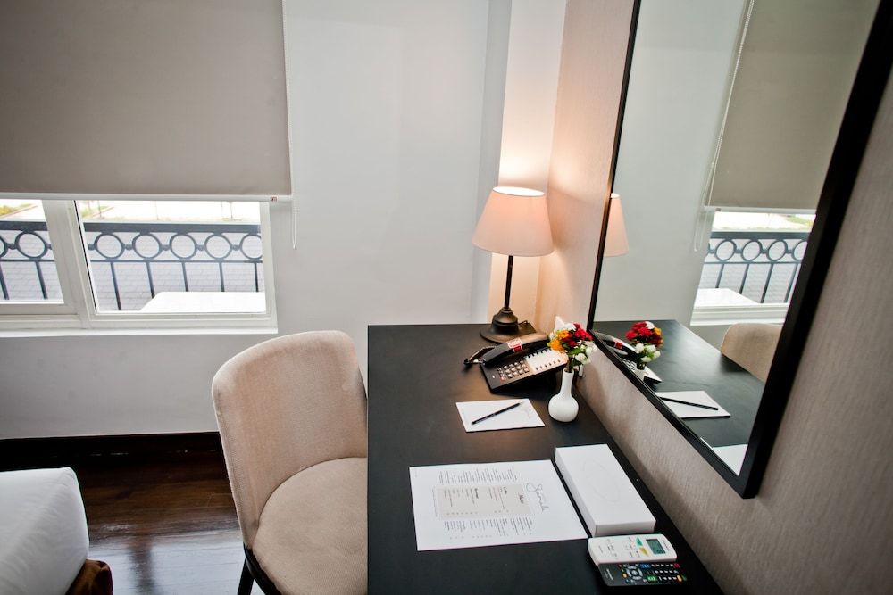 Samala Hotel Jakarta Cengkareng Deluxe Twin Room 6