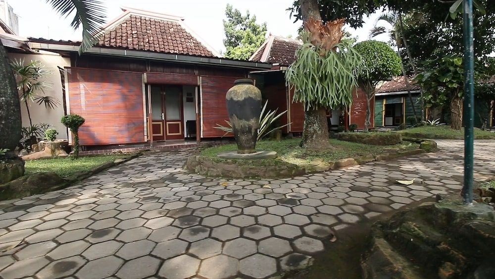 Deluxe Cottage