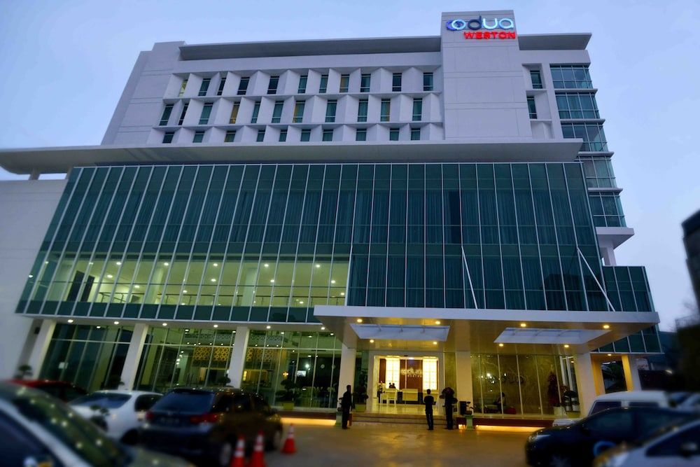 Odua Weston Jambi Superior Room, 1 Queen Bed 4