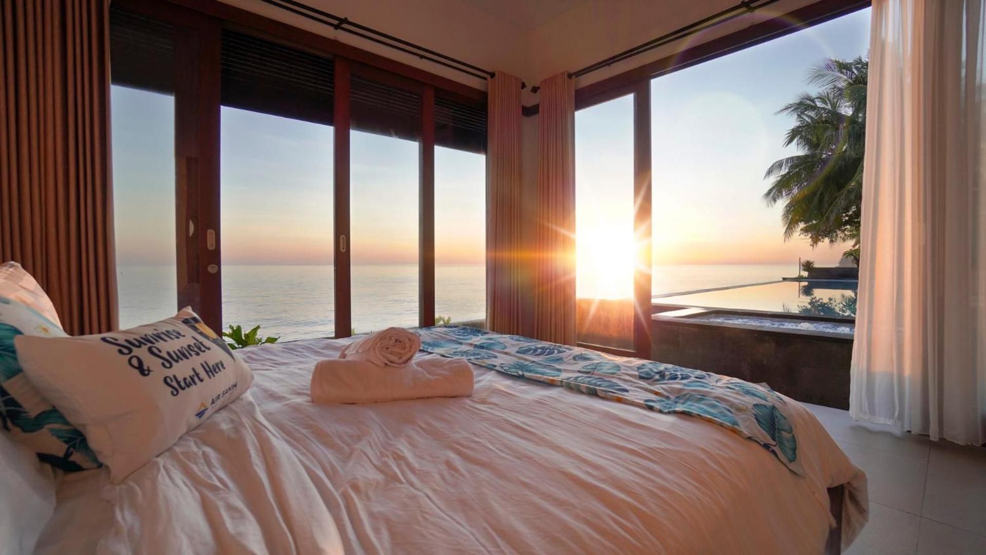 Villa - Beach Front