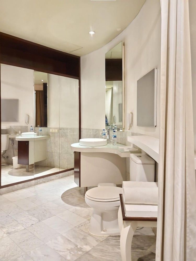 Kemang Icon Hotel Inner Suite 8