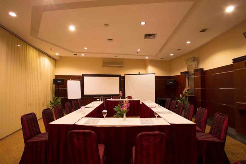 undefined Classic Hotel 6