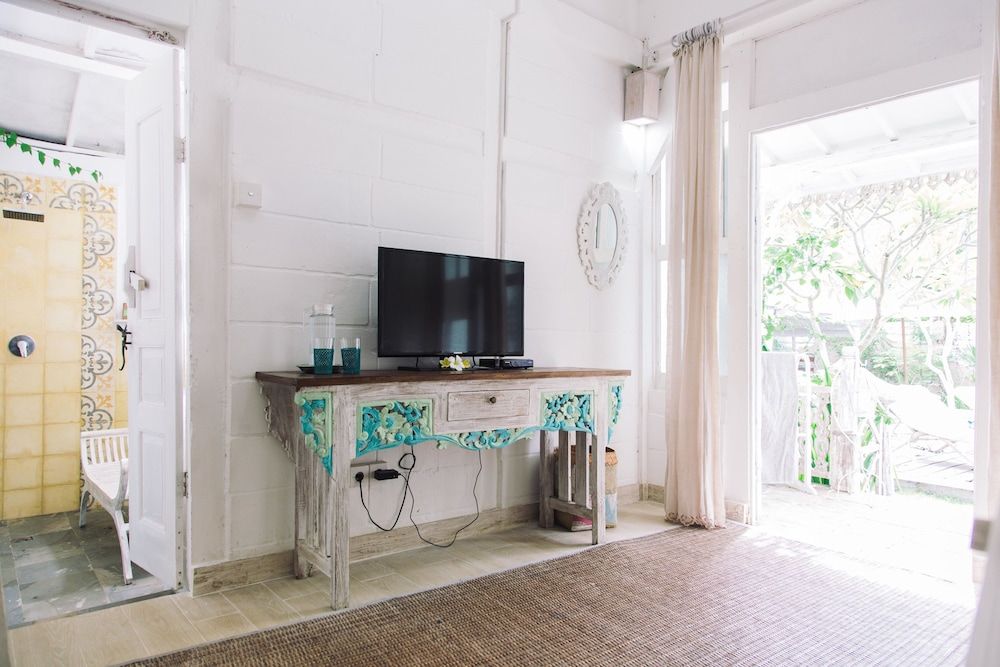 Palmeto Village Bungalow, Pool View 10