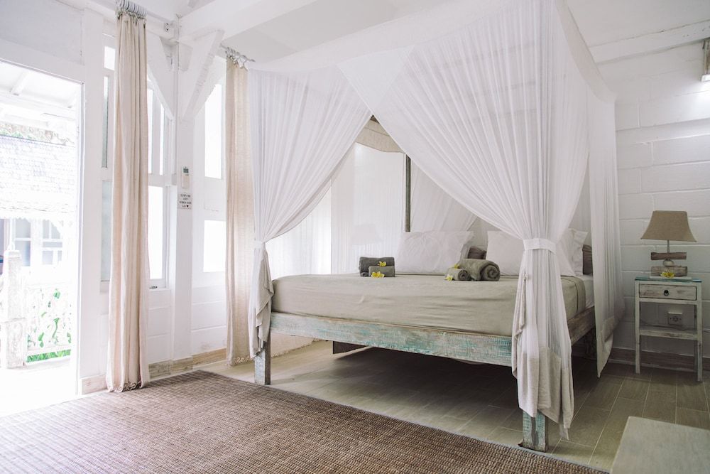 Palmeto Village Bungalow, Pool View 2