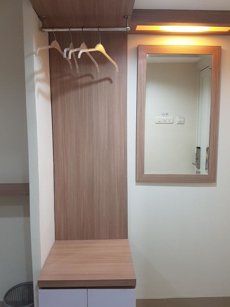 Ethan Hotel Deluxe Double Room 2