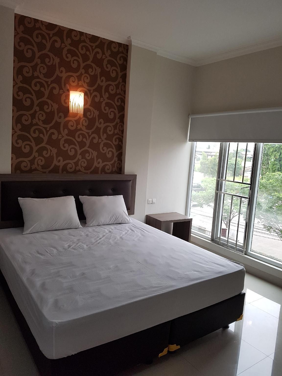 undefined Ethan Hotel 5