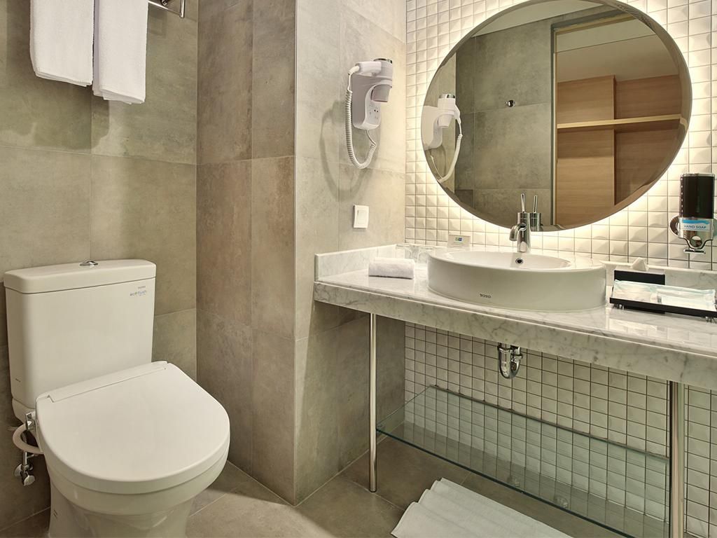 Holiday Inn Express Jakarta Wahid Hasyim by IHG 1 Queen Standard Accessible With Free Breakfast 2