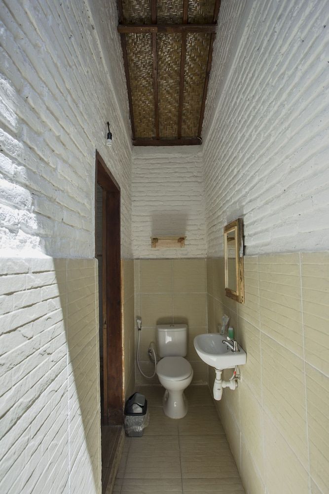 Gili Escape Bungalows Deluxe Room 6