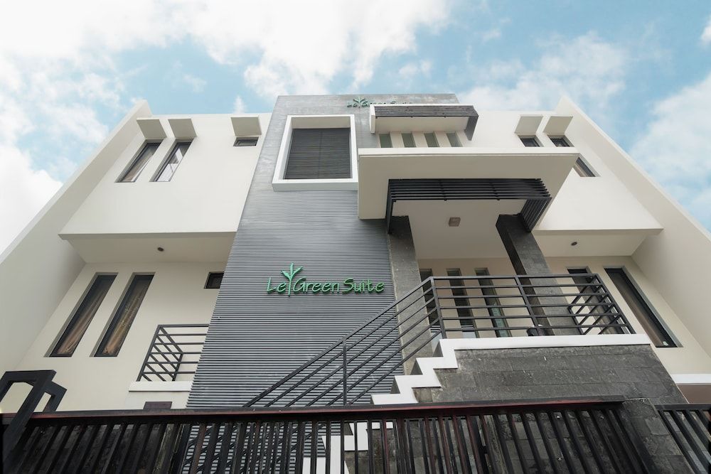 undefined LeGreen Suite Setiabudi 3