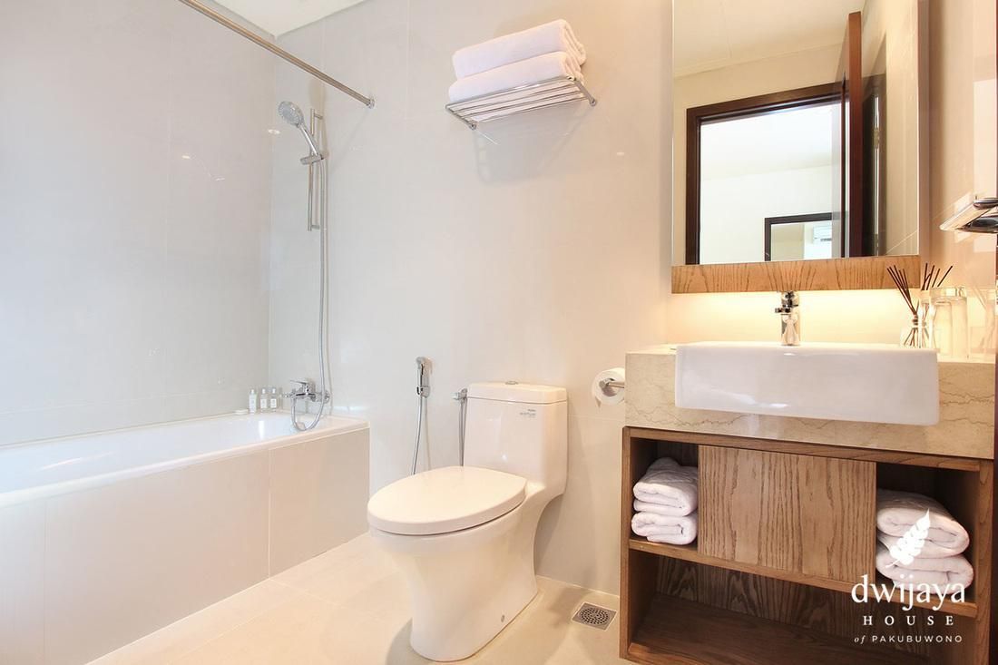 undefined Dwijaya House of Pakubuwono 4