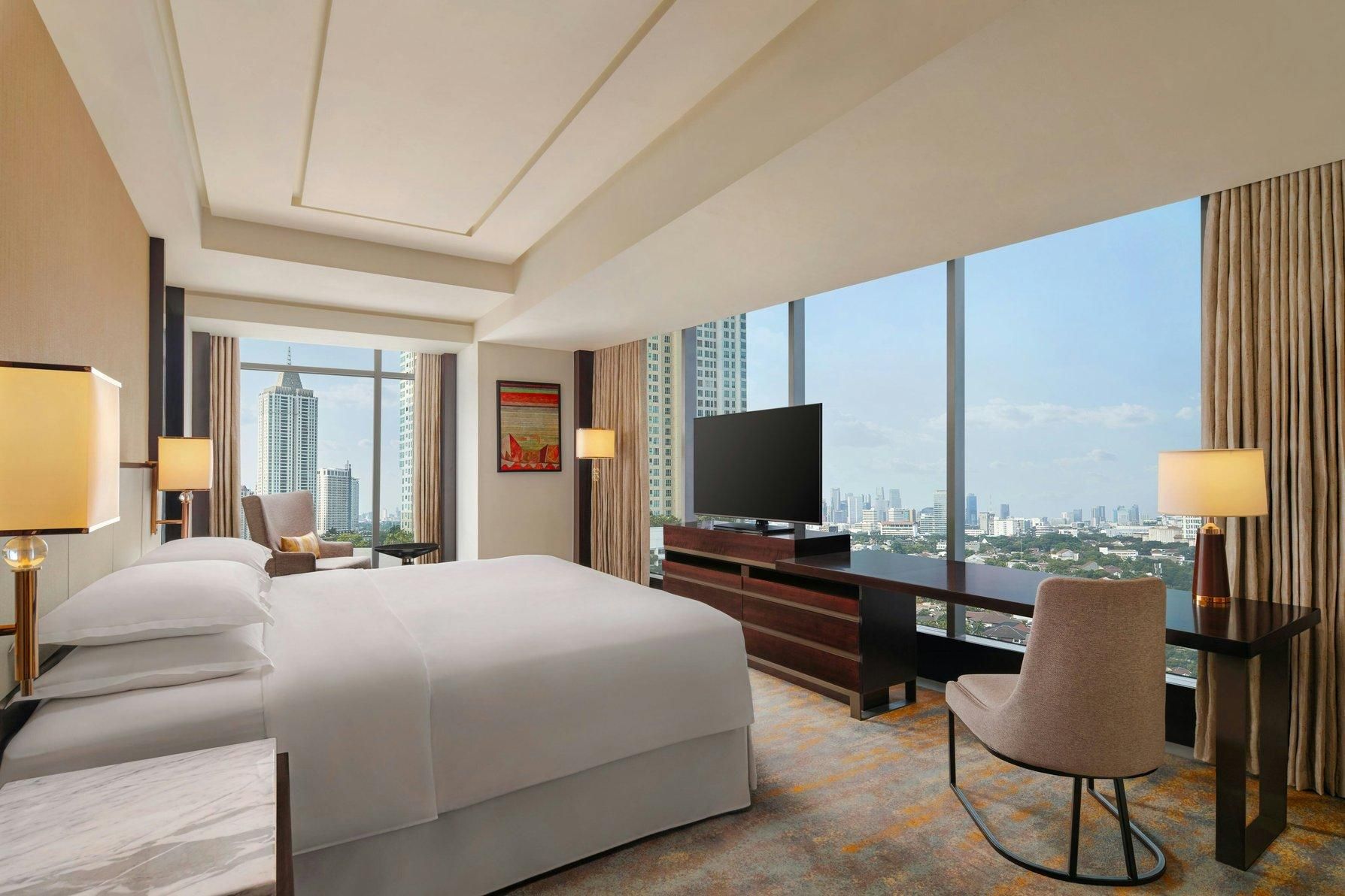 Ambassador Suite, Club lounge access, 1 Bedroom Suite, 1 King