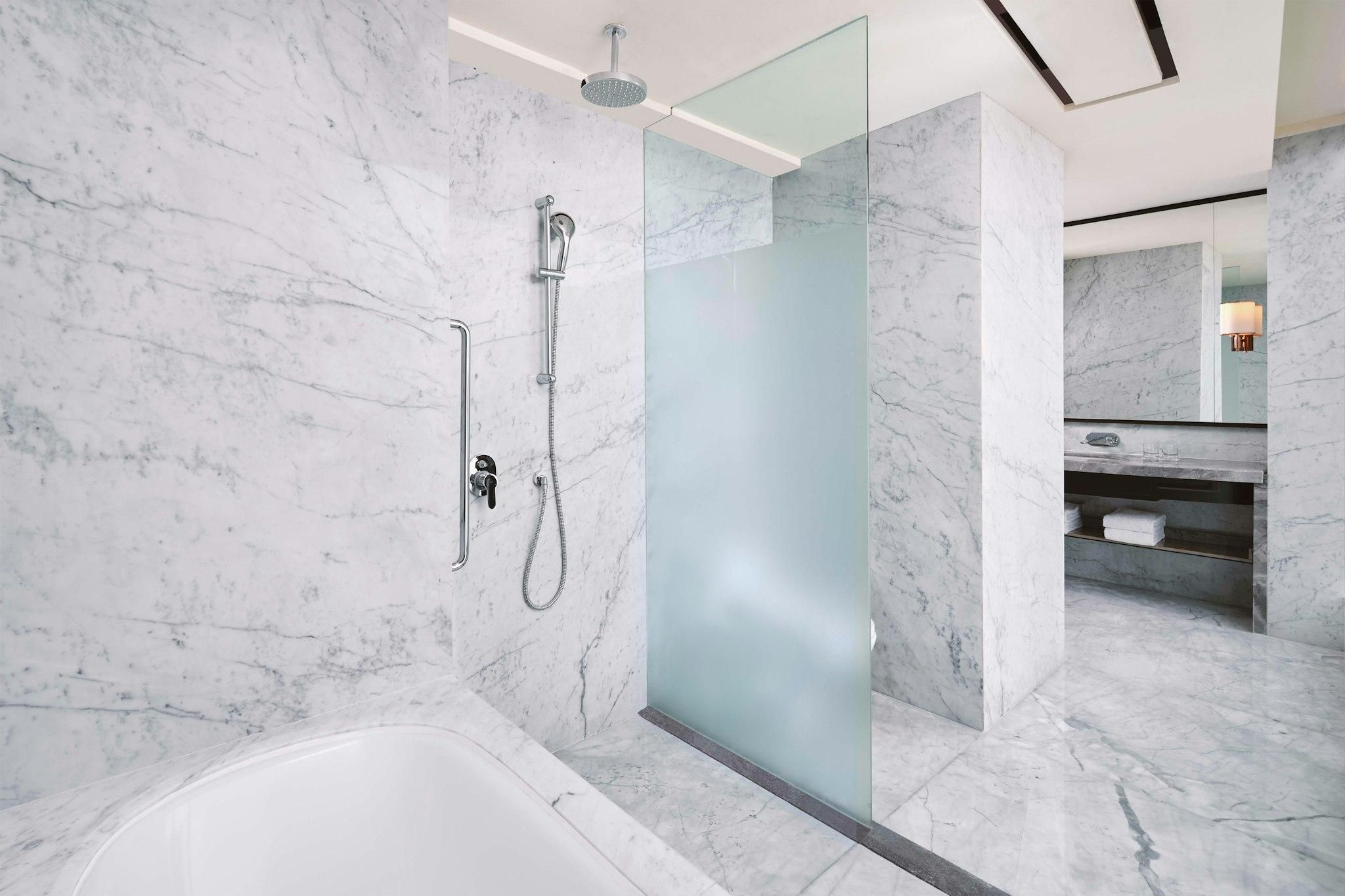 Ambassador Suite, Club lounge access, 1 Bedroom Suite, 1 King