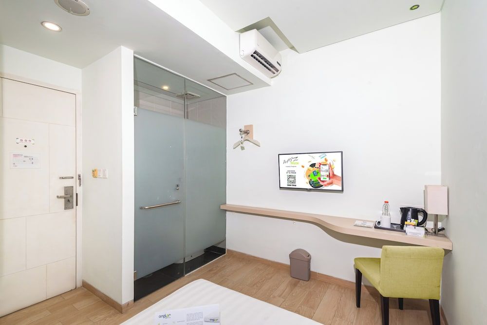 Whiz Prime Hotel Sudirman Cilacap Single Room 4