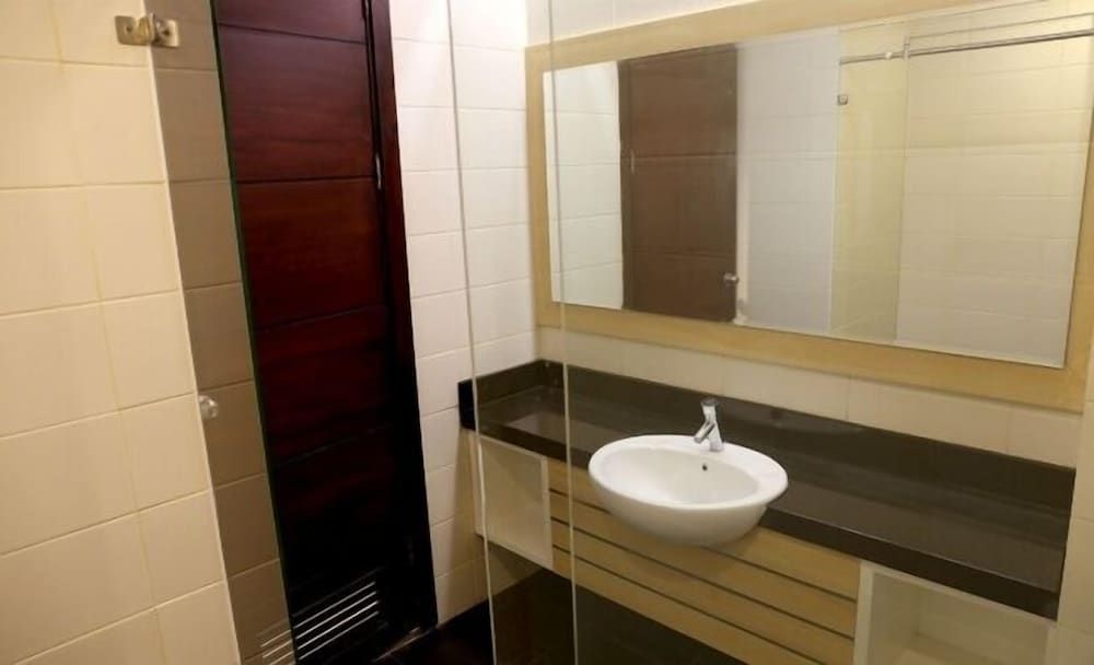 Citihub Hotel @Kediri Superior Room, 2 Twin Beds 5