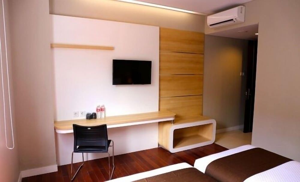 Citihub Hotel @Kediri Superior Room, 2 Twin Beds 3