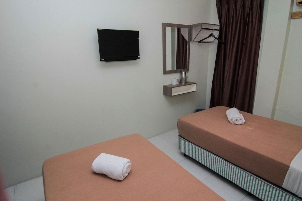 undefined Qish Hotel 4