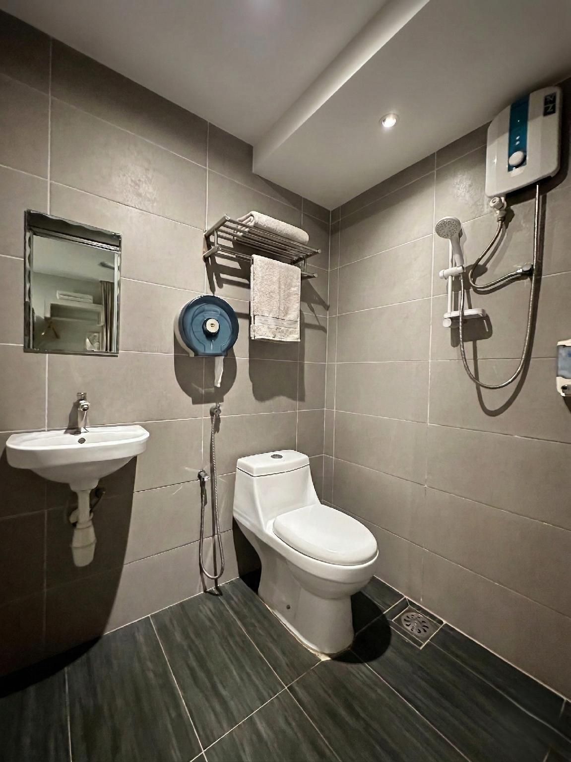 De UPTOWN Hotel @ SS2 Deluxe Queen 3