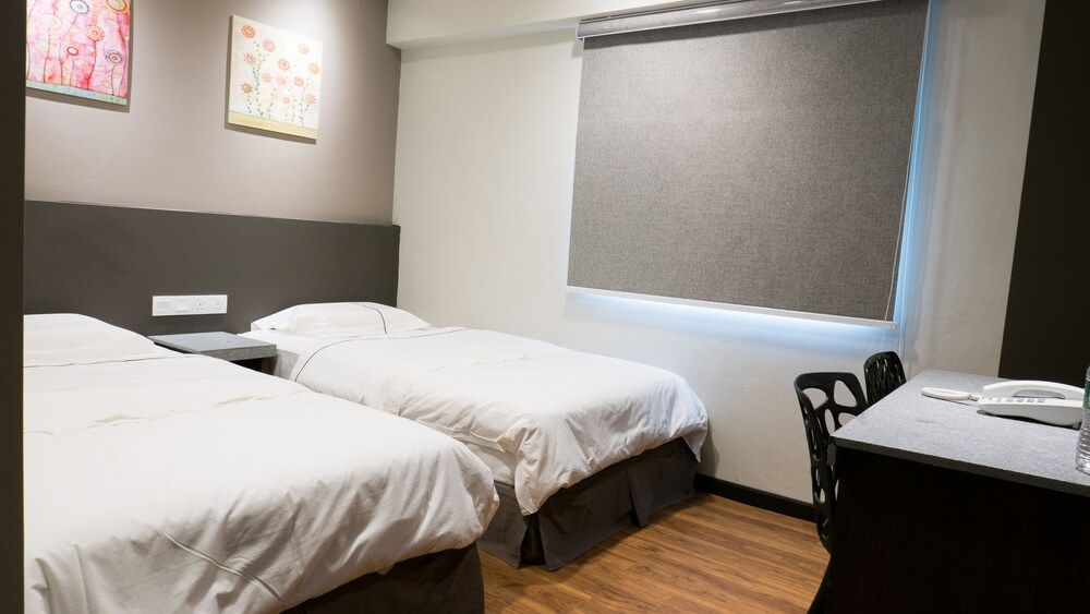 KL Guest Hotel Twin Room
