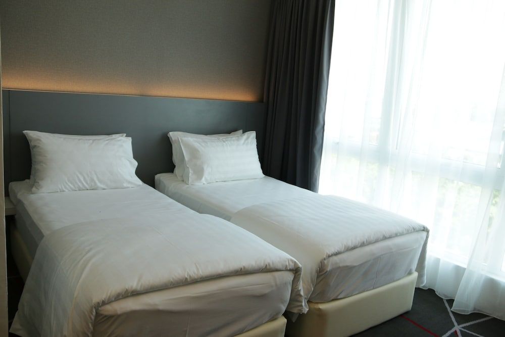Amerin Hotel Johor Bahru Deluxe Twin Room 2