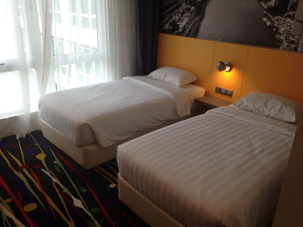 Amerin Hotel Johor Bahru Deluxe Twin Room 3