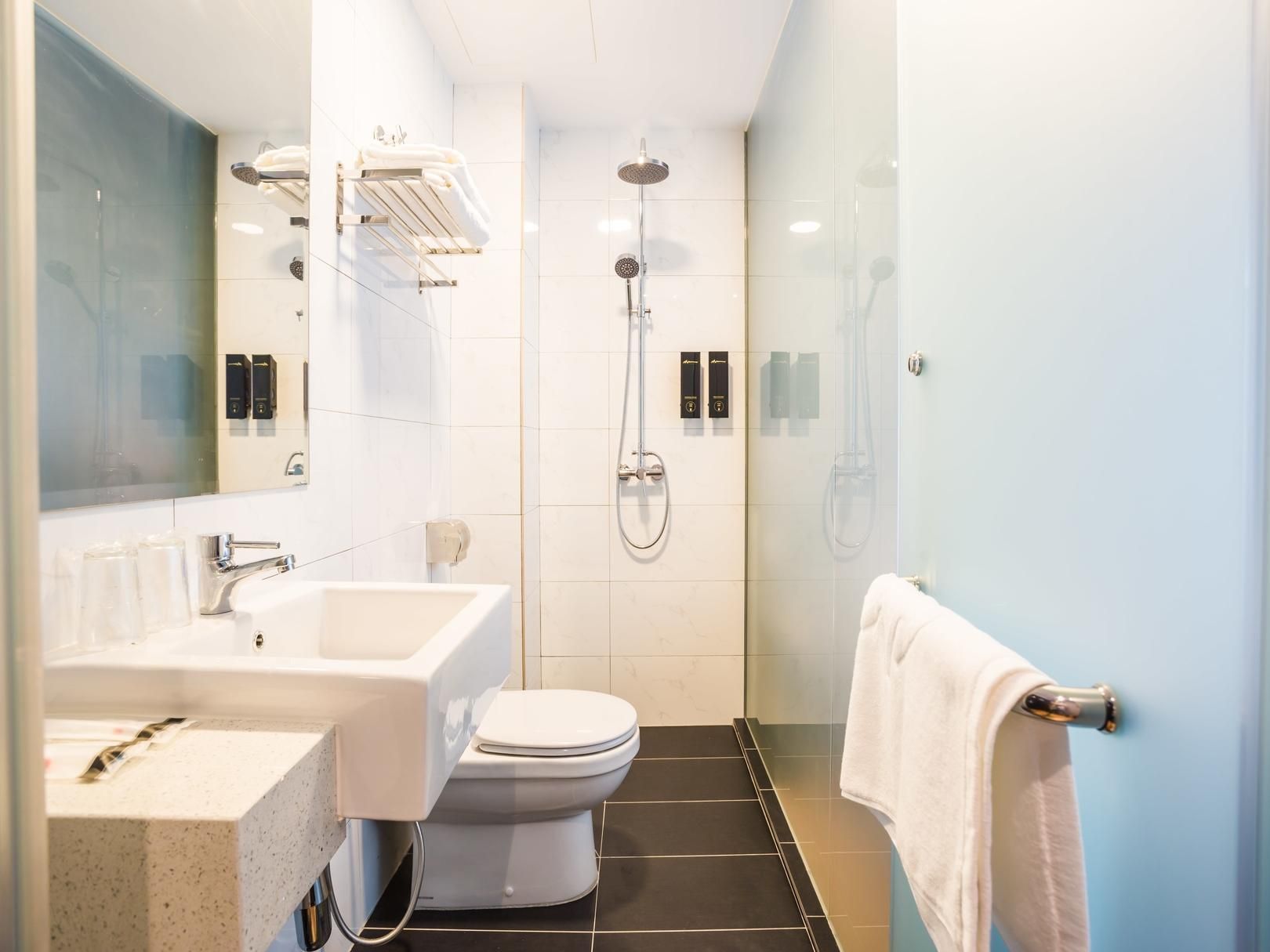 Manhattan Business Hotel TTDI Deluxe Queen No Window 5