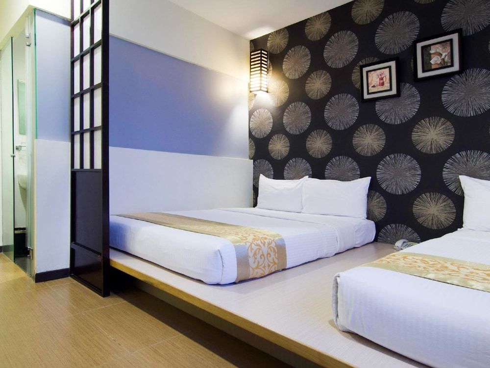 undefined 8 Days Boutique Hotel @ Mount Austin JB