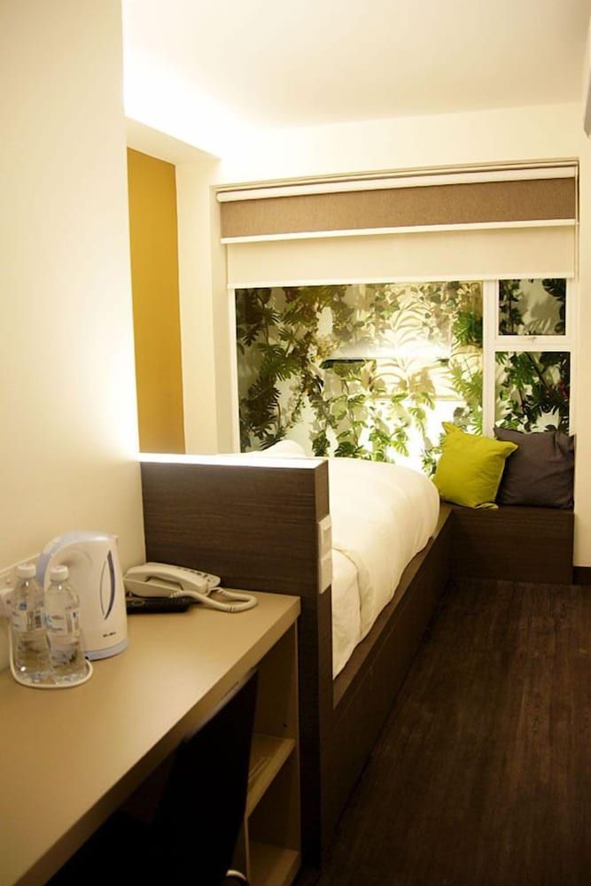 undefined City Edge Hotel 4