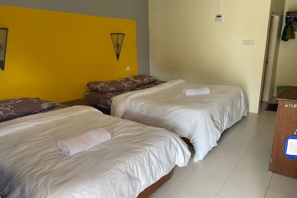 Corrie Chalet Pantai Cenang Langkawi Standard Triple Room
